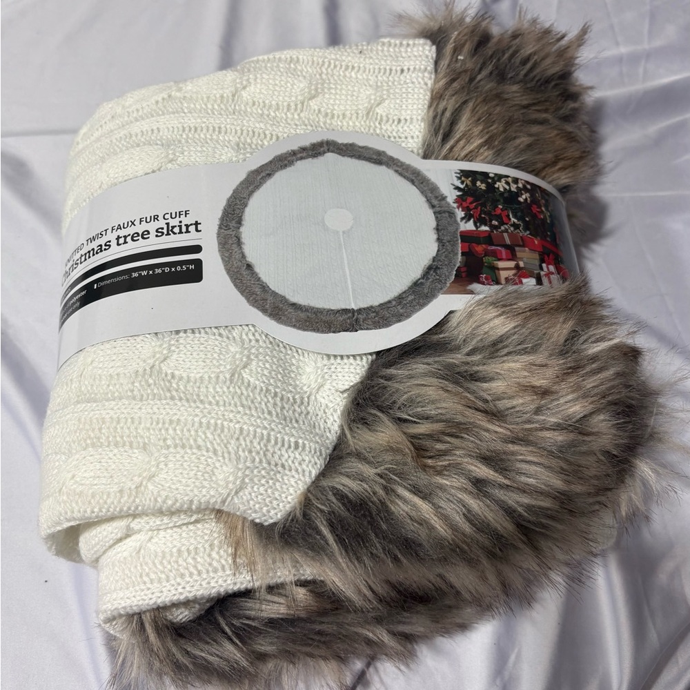 NEW KNITTED TWIST FAUX FUR CUFF CHRISTMAS TREE SKIRT 36" - Picture 4 of 4